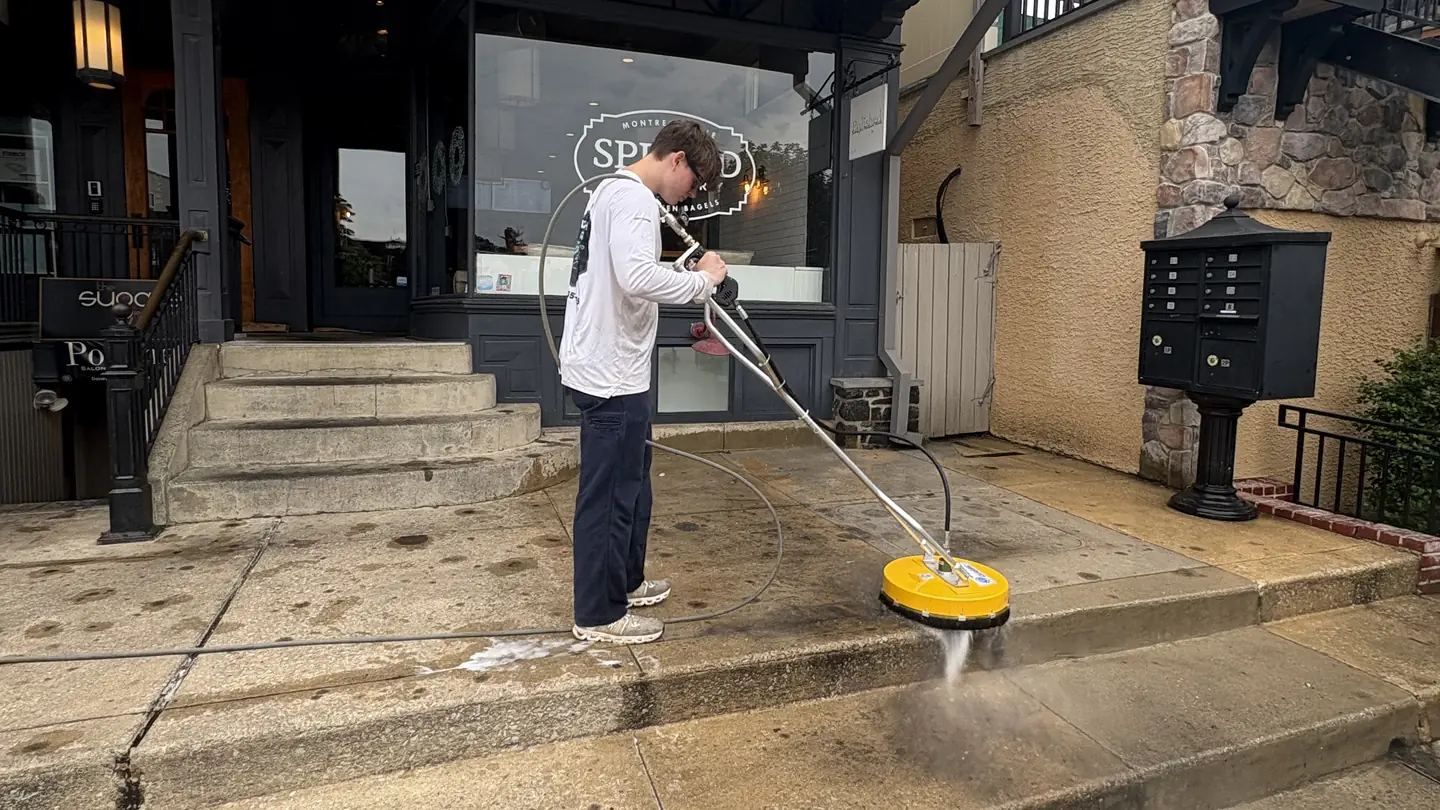 Restaurant & Storefront Cleaning
